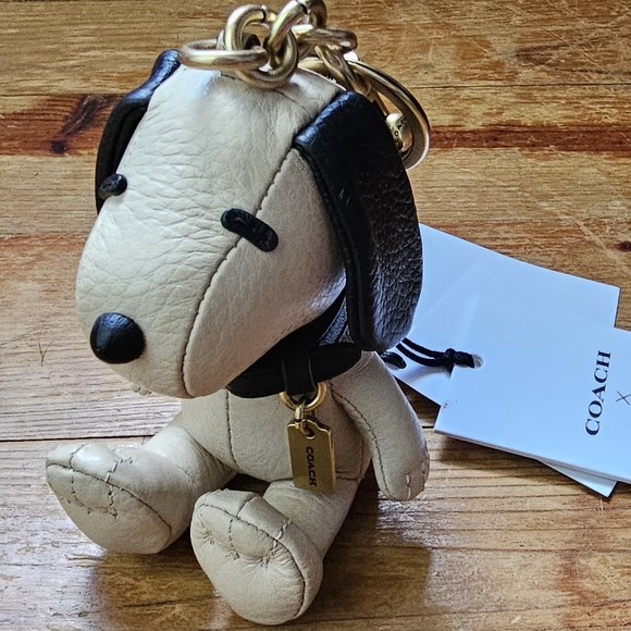 Coach Snoopy Leather Keychain - Picture 1 of 6